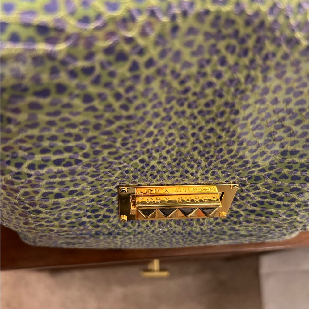 Gorgeous never used Tory Burch shoulder bag! - Picture 2 of 4